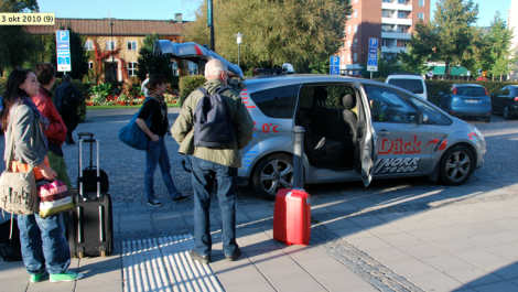 När jag senast missade en anslutning var vi fem som med packning skulle klämma in oss i den här bilen för en timmes resa hemåt. För det sade SJ att vi skulle klara.