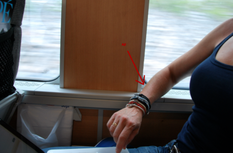 train Höger armbåge, aj!