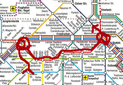 Men istället irrade jag först upp och ner mellan tågen på Zoologisches Garten och sedan likadant på Alexanderplatz. Vips, försvann en dryg timme.